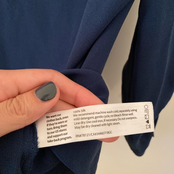 eileen fisher silk t shirt / top with cinched sleeves - Picture 4 of 5